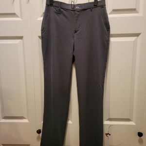 Hagger Gray Slacks with zipper front and Button at the Top. ‎ Size 4P Average